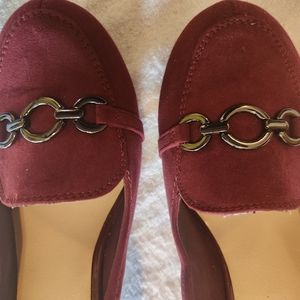Size 12 faux suede burgandy buckle pump.